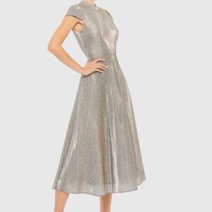 Mac Duggal Silver Metallic Cap Sleeve Tea-Length Dress Size 8